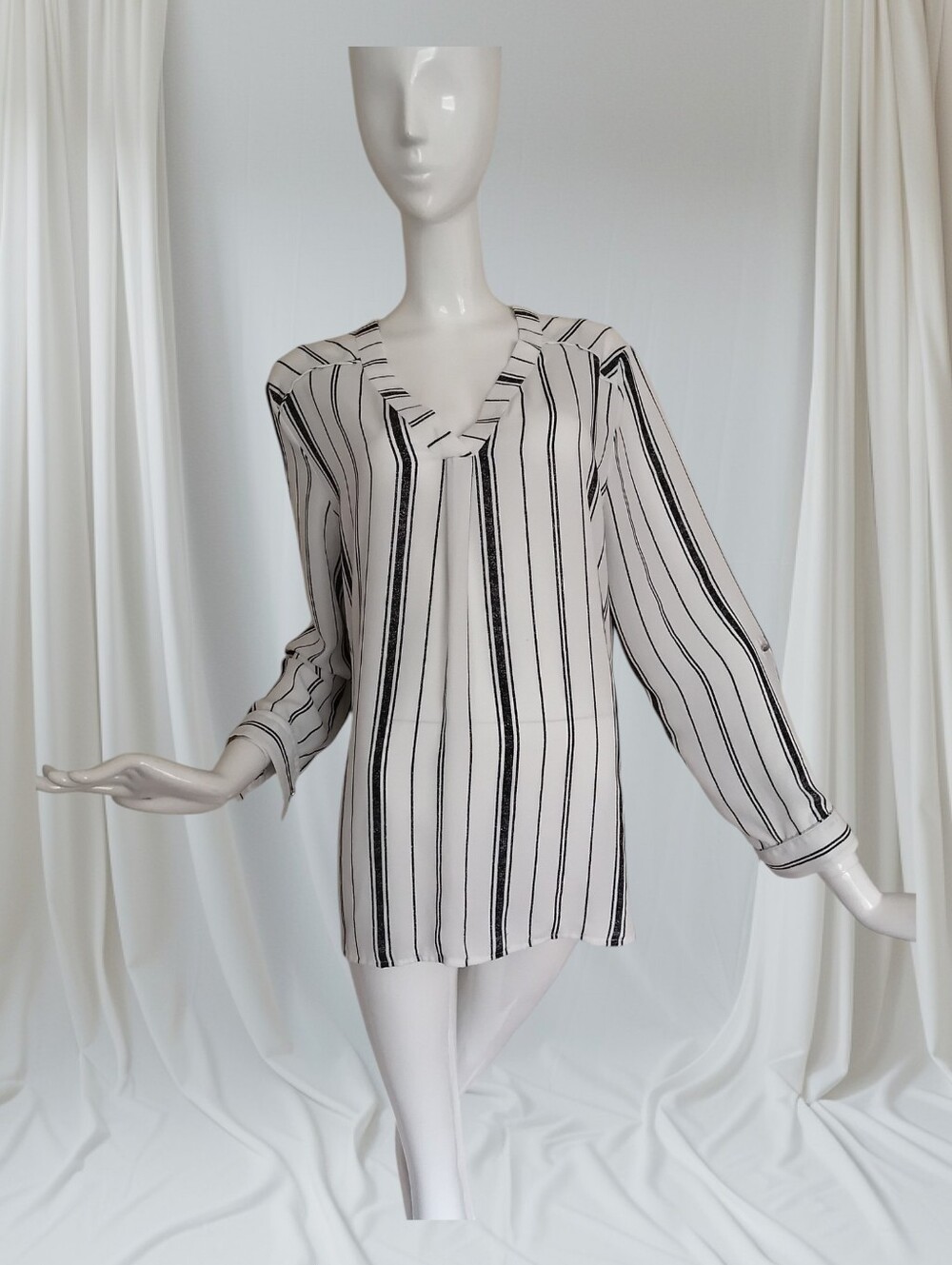 Reitmans Black & White Striped V-Neck Blouse